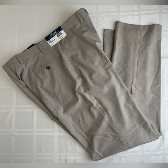 Ralph Lauren Pants in Light Taupe NWT Size 36W X 34L - Picture 4 of 4